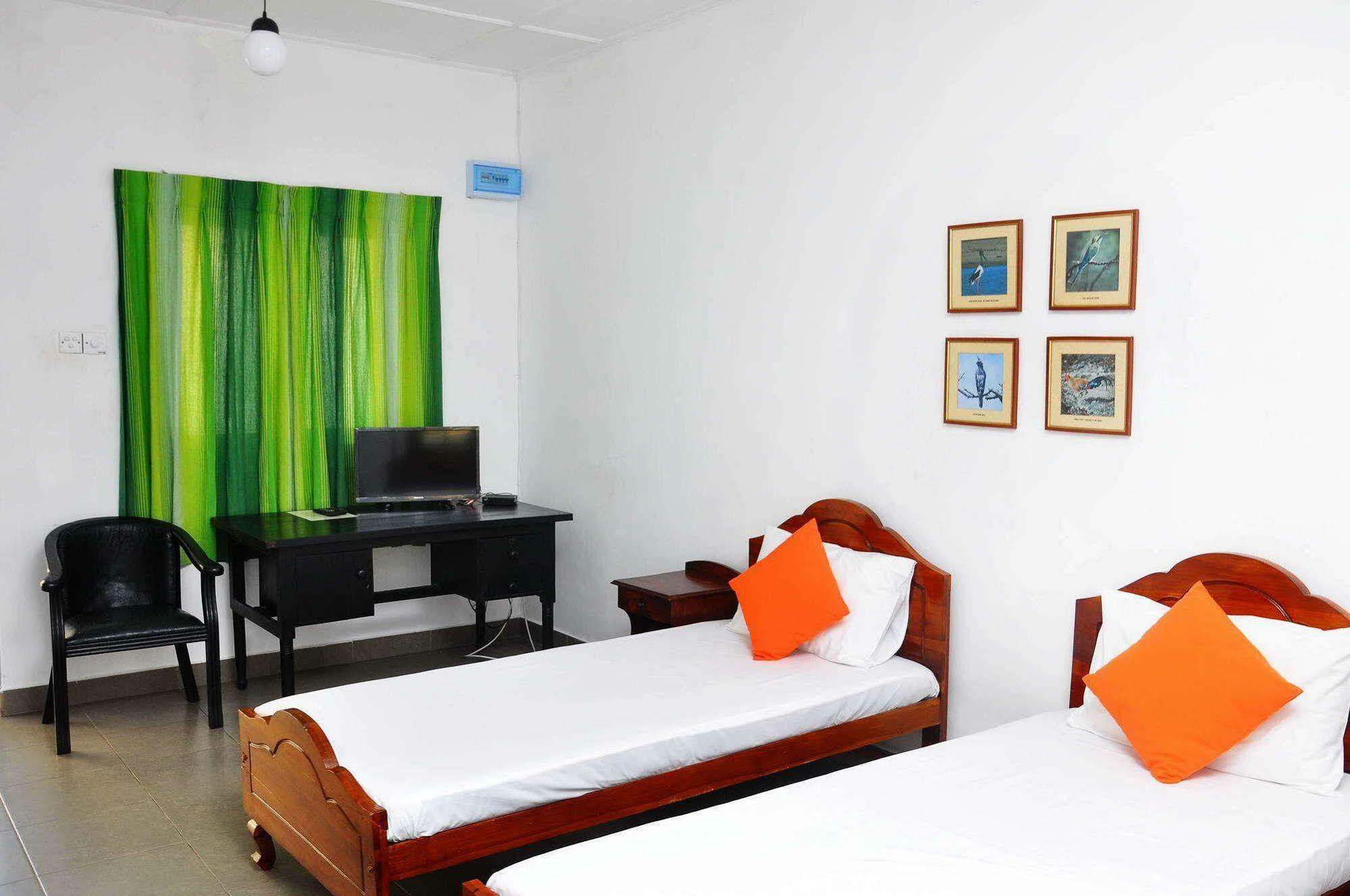 Sea View Hotel Colombo Kültér fotó